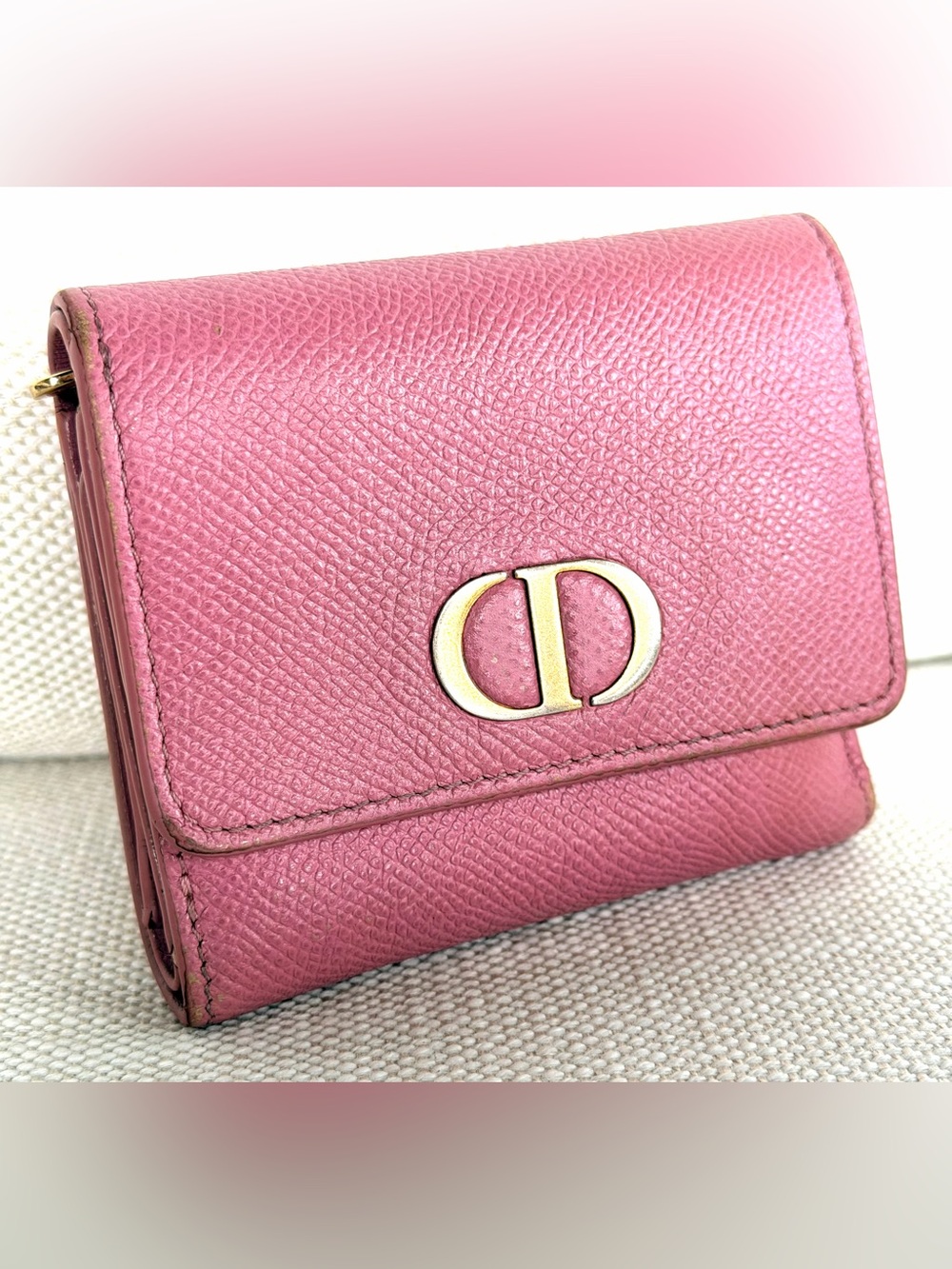 CHRISTIAN DIOR 30 Montaigne Lotus Wsllet Pink Grained Leather CD Tri-Fold